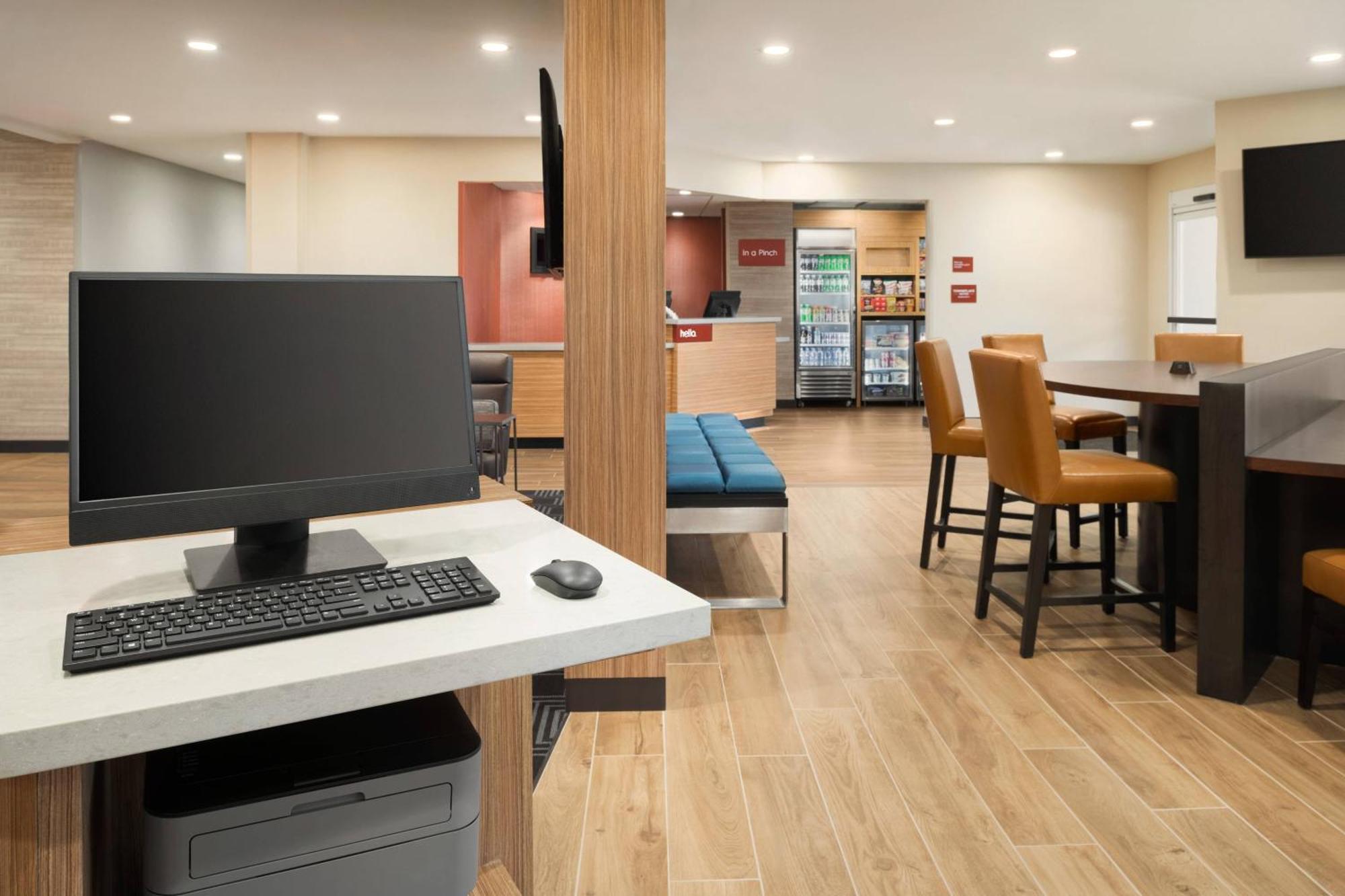 Towneplace Suites By Marriott Dubuque Downtown Экстерьер фото