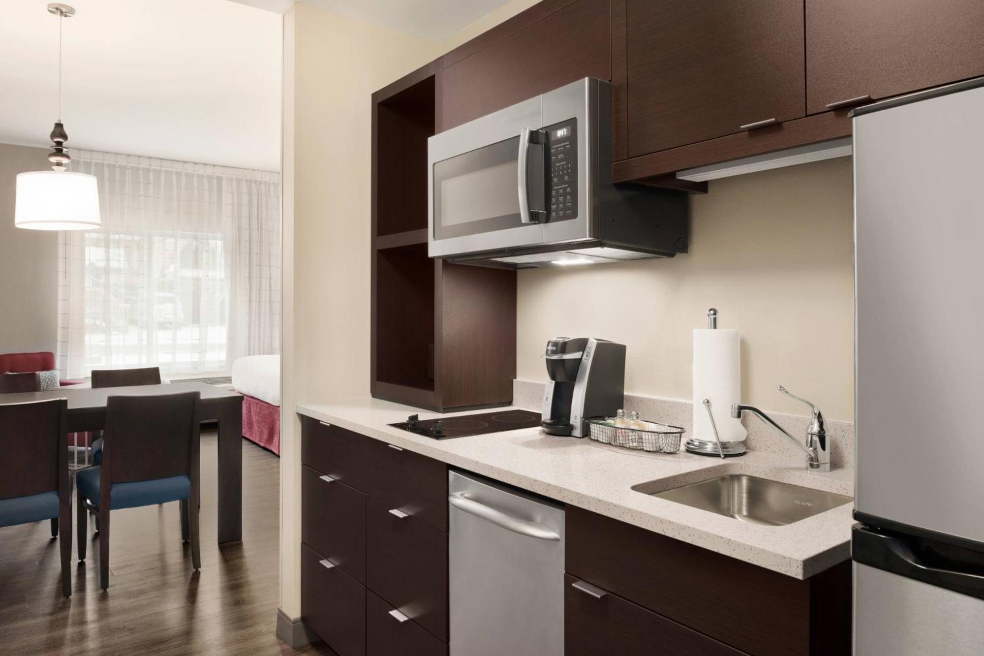 Towneplace Suites By Marriott Dubuque Downtown Экстерьер фото